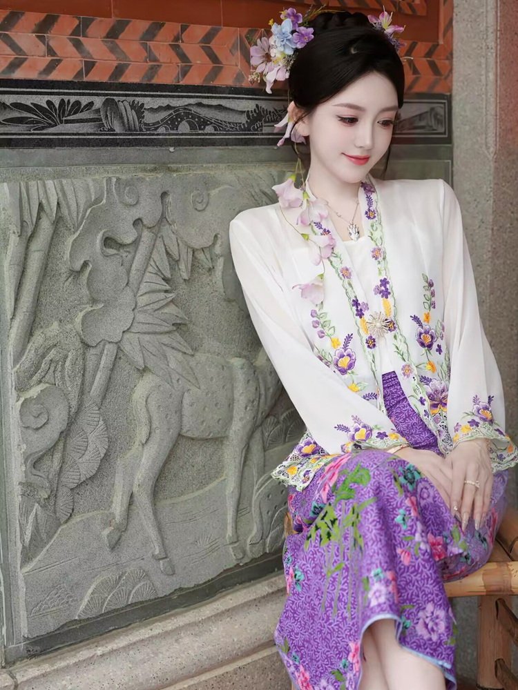Ethnic Fashion Photography - Exquisite Ethnic Women's Fashion Photography Props