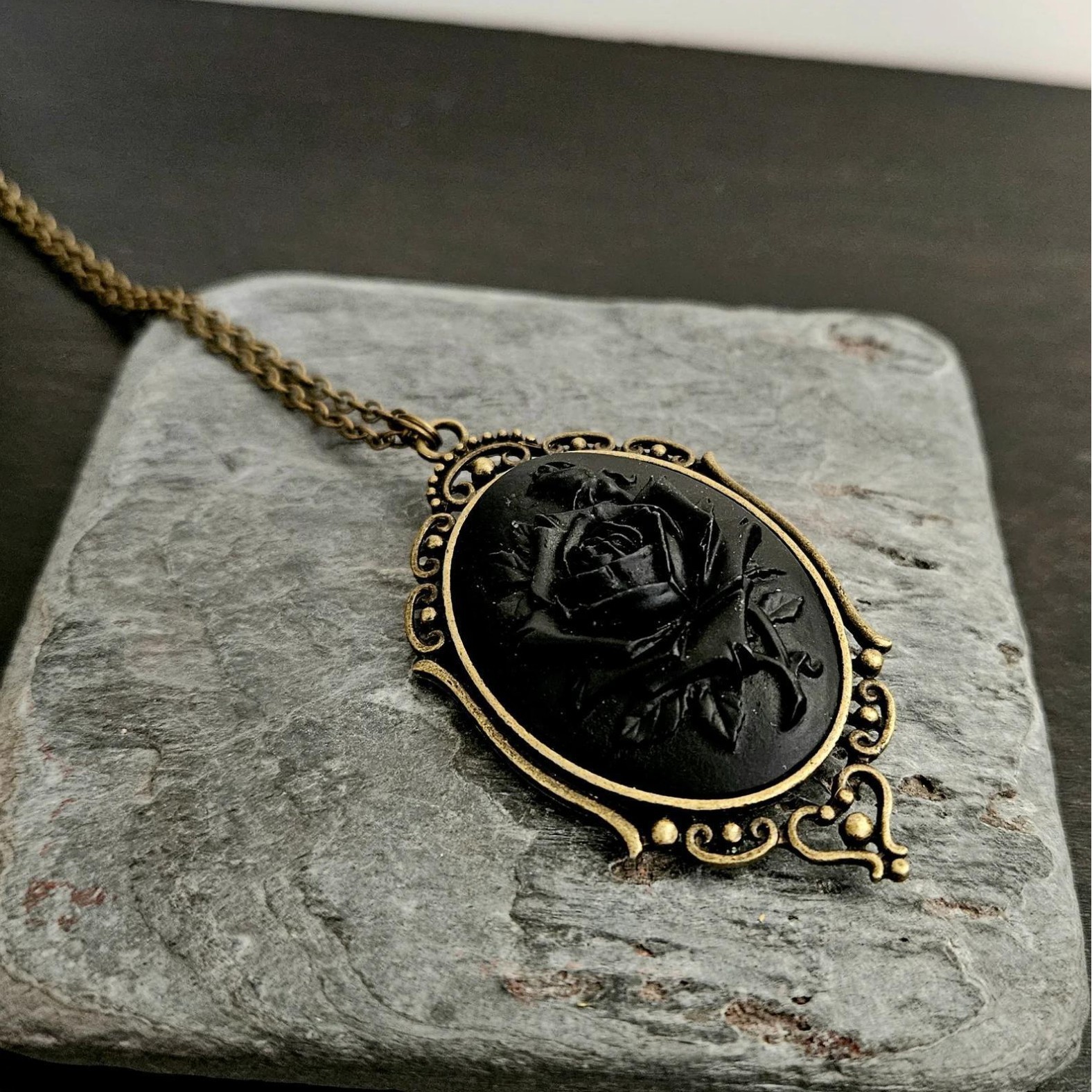 Retro and Trendy Oval Pendant  - Y2K Ethnic Fashion incelemesi ve fiyatı